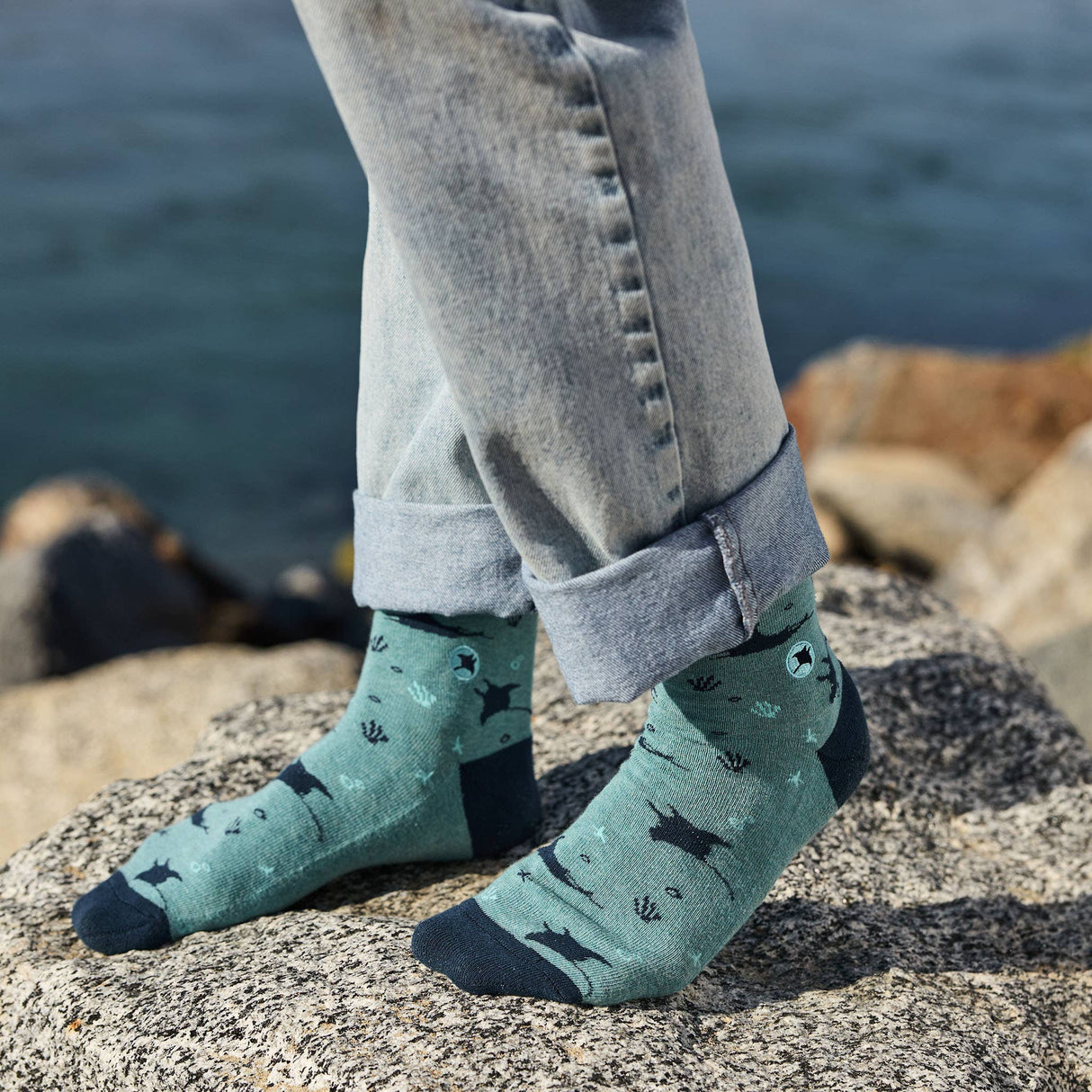 Socks that support Georgia Aquarium and manta rays